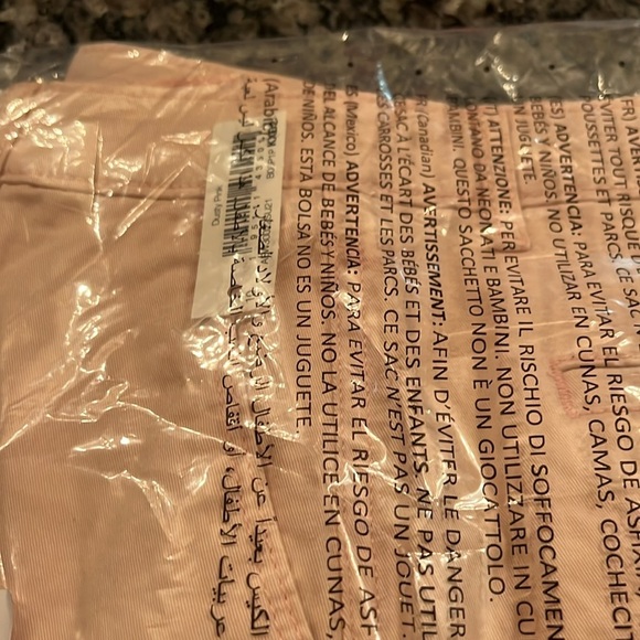 Women’s mid rise slim fit 3.5 inch inseam kahki shorts - Picture 5 of 5